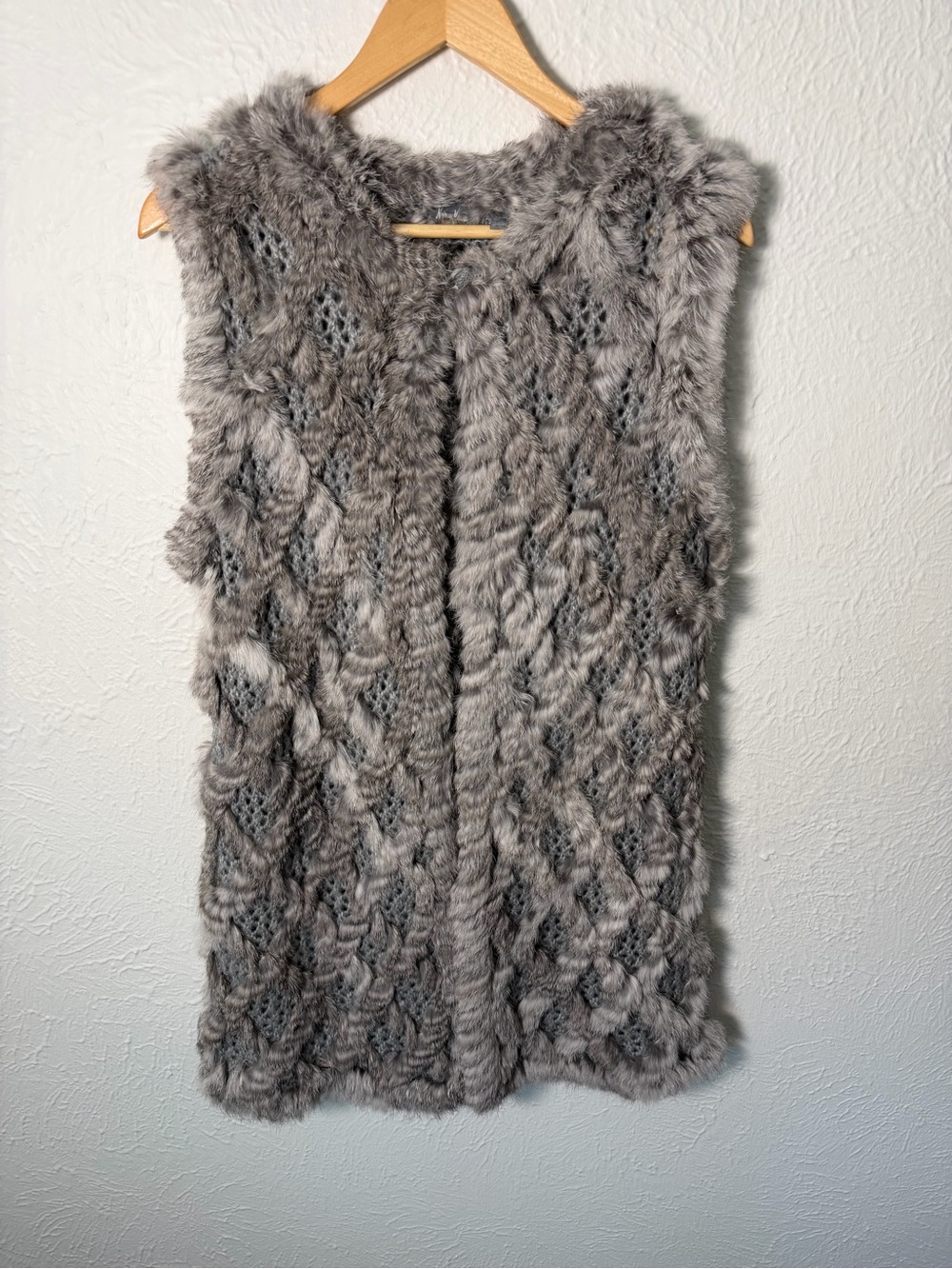 Neiman Marcus Real Rabbit Fur Vest Womens Medium Gray Knit Luxury Western Apres